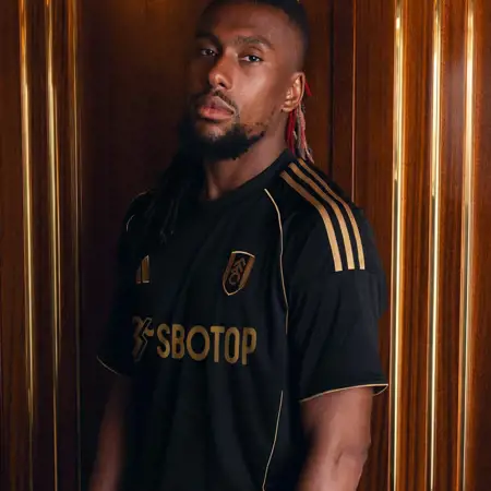 Fulham voetbalshirts 2025-2026 ode aan stadion, retro shirt en elegantie!