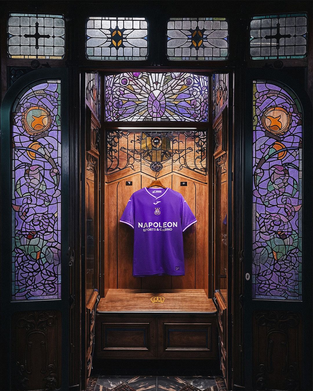 Anderlecht voetbalshirts 2024-2025 hebben Art Nouveau patroon