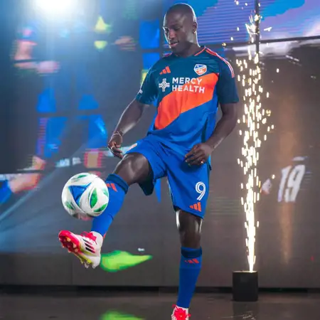 FC Cincinnati thuisshirt 2025-2026 geïnspireerd door USL shirt 2016