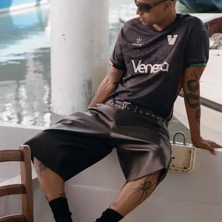 Dit zijn de Venezia FC voetbalshirts 2025-2026 van NOCTA