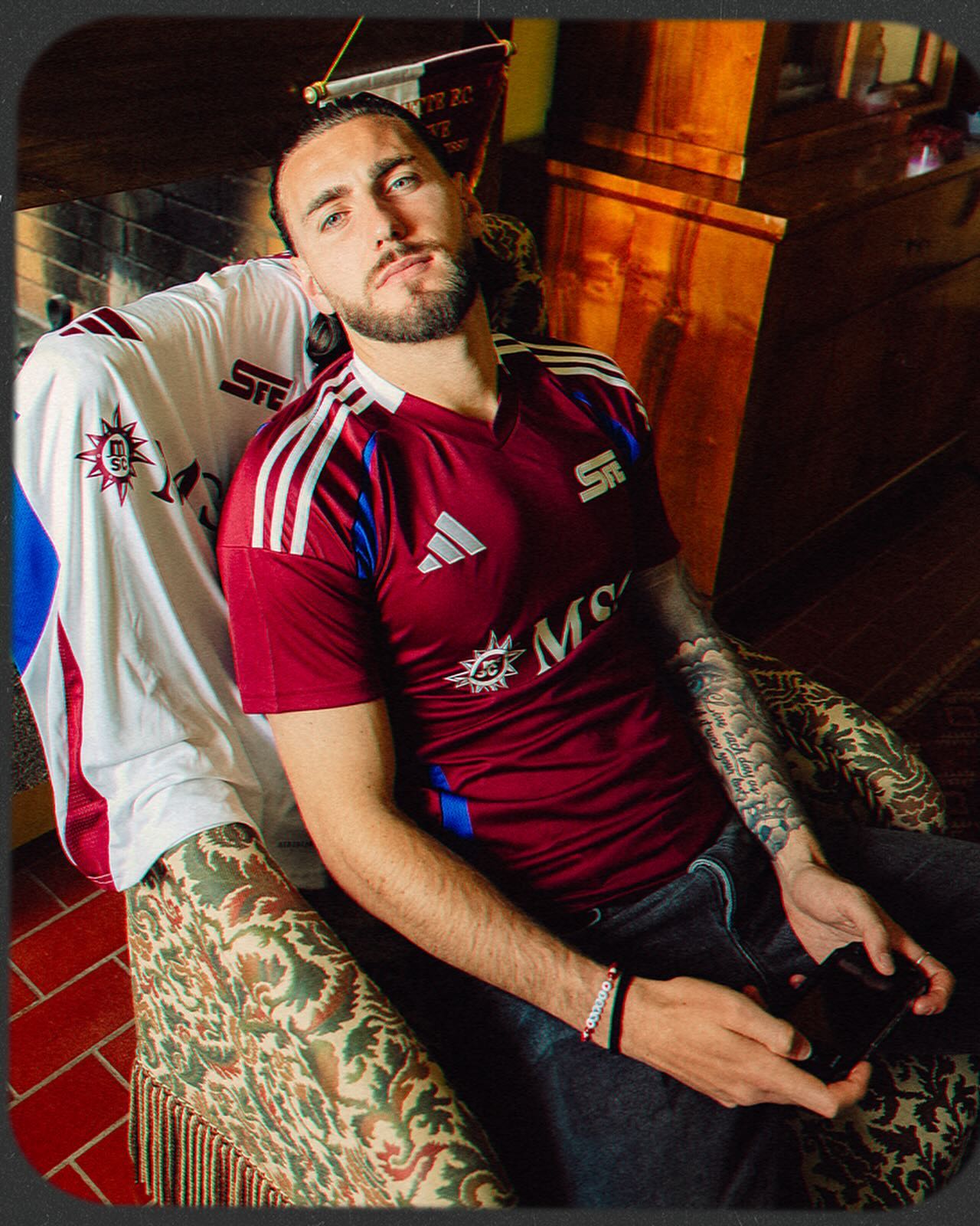 Servette FC voetbalshirts 2024-2025 geïnspireerd door shirts 2000-2001