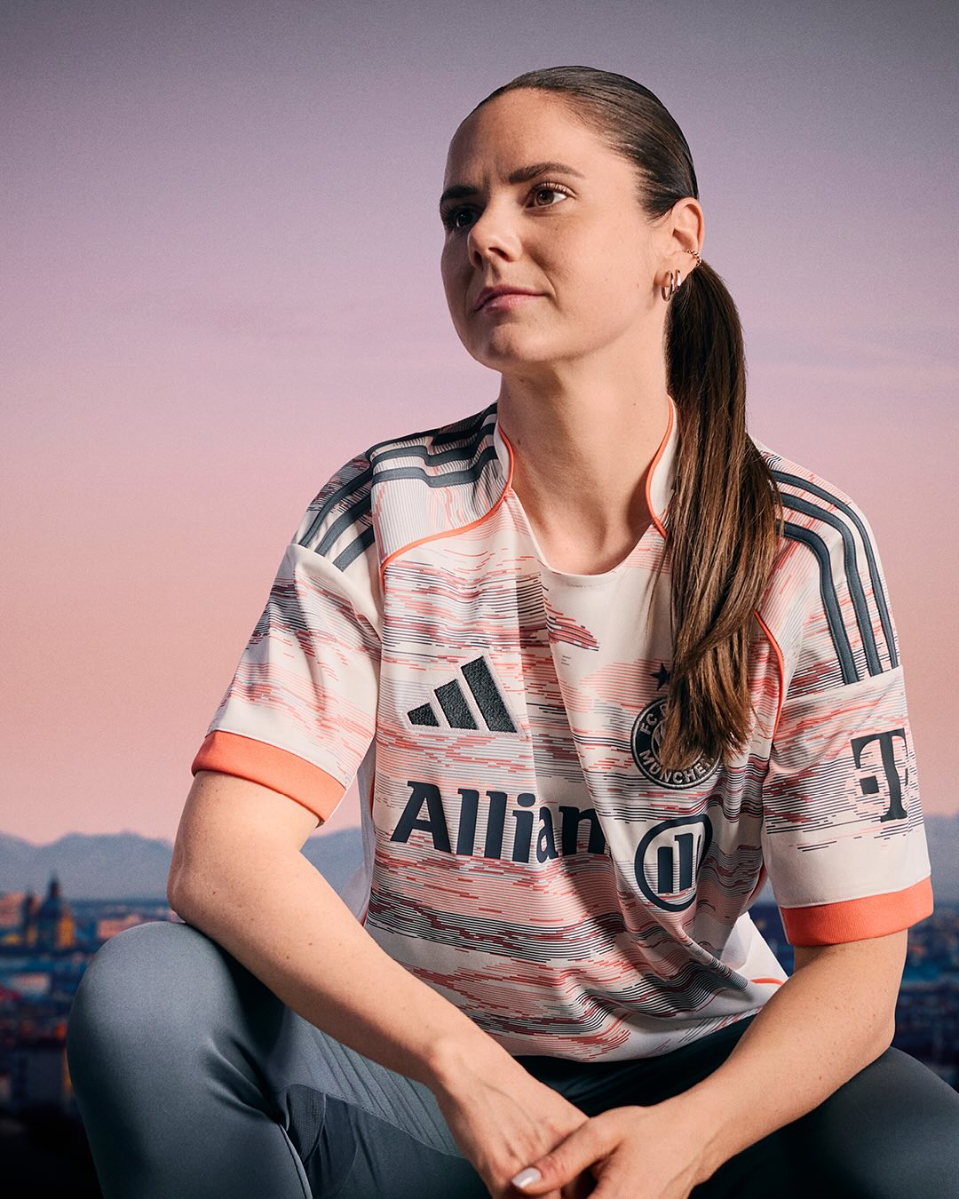 Bayern München uitshirt 2025-2026 eerbetoon aan Allianz Arena!