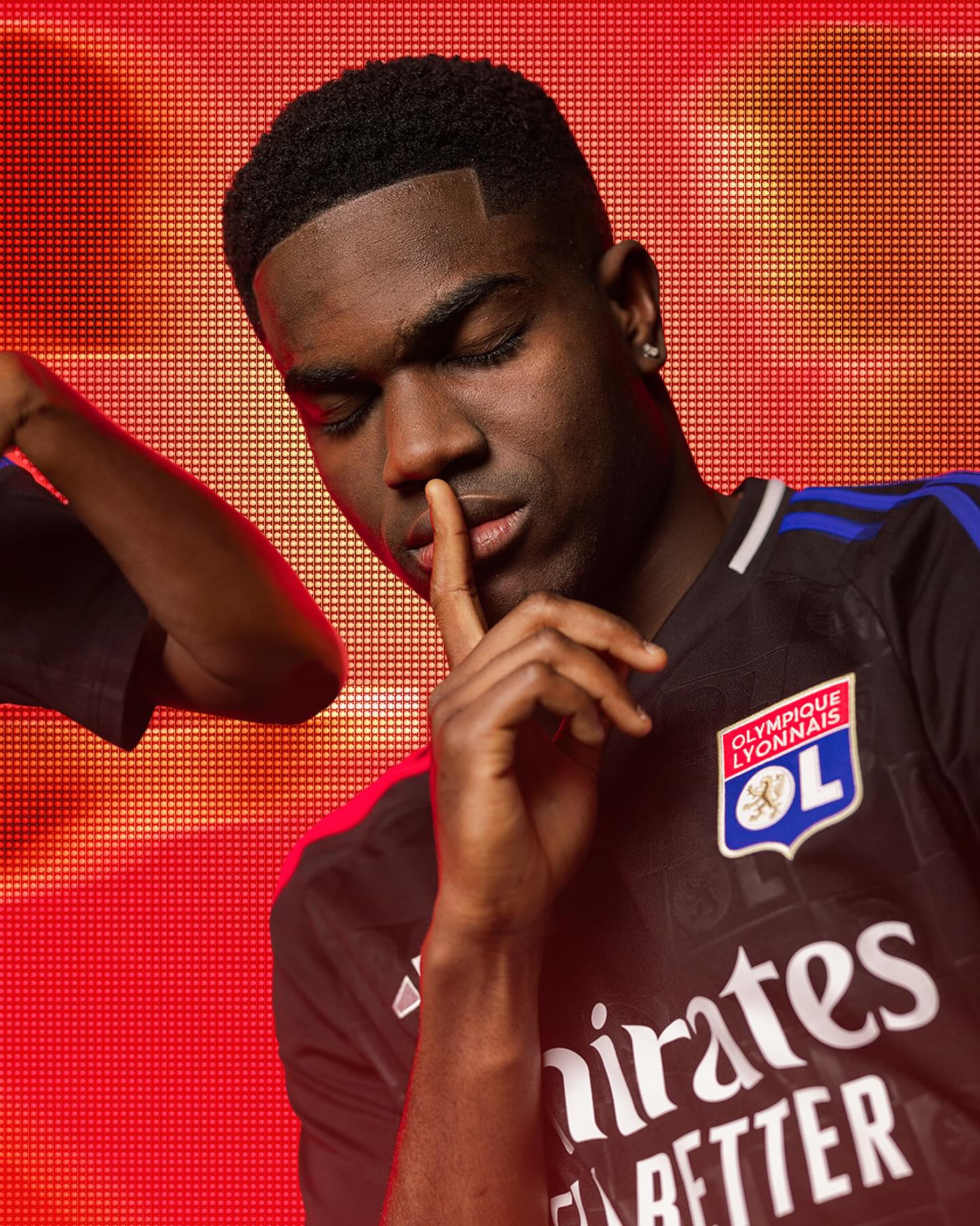 Olympique Lyon uitshirt 2024-2025 bevat ton sur ton print van clublogo! 