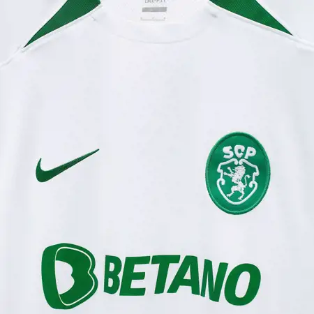 Sporting Lissabon voetbalshirt 2024-2025 eerbetoon aan Stromp en Europa Cup II