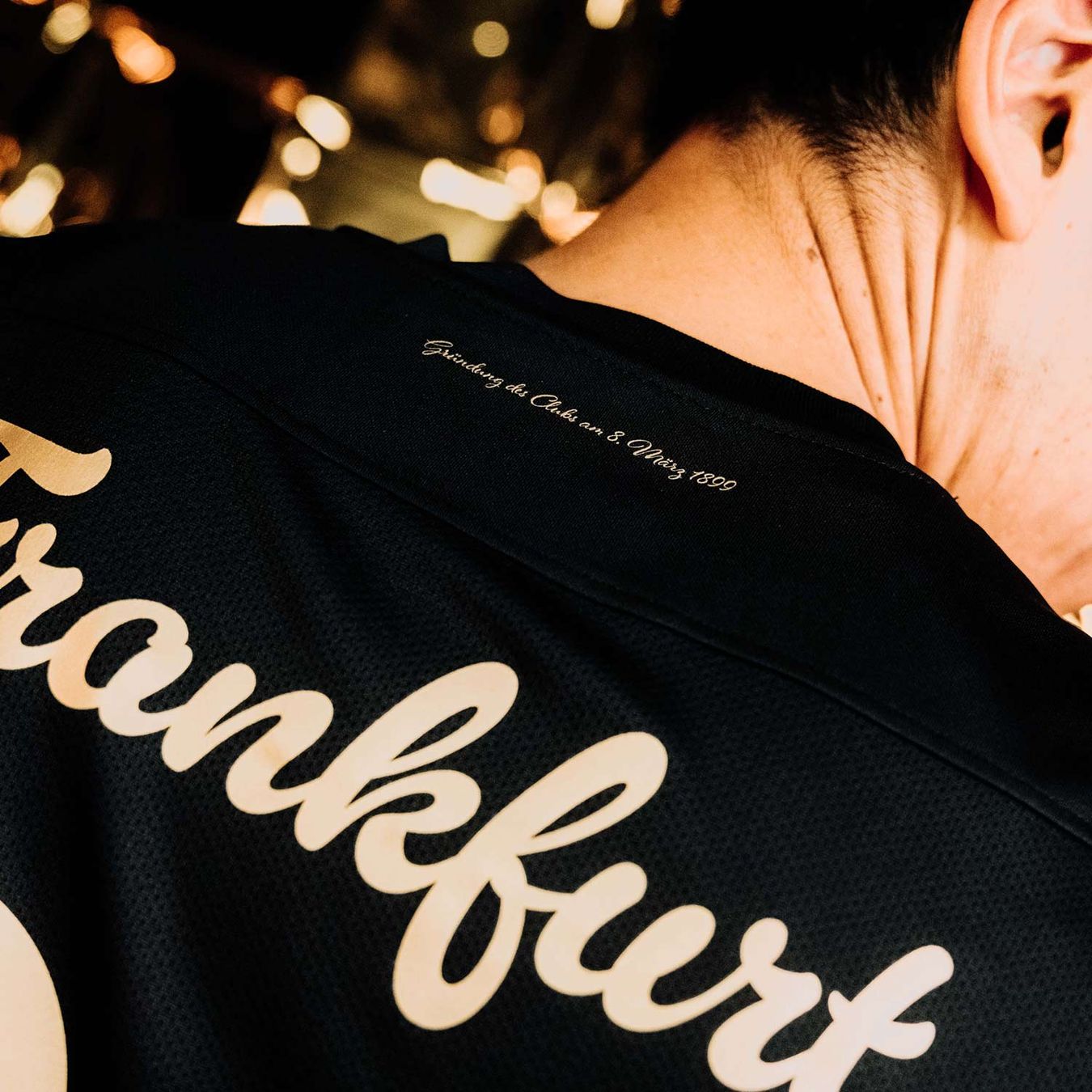 Eintracht Frankfurt voetbalshirt 125 jarig bestaan in teken oprichtingsakte