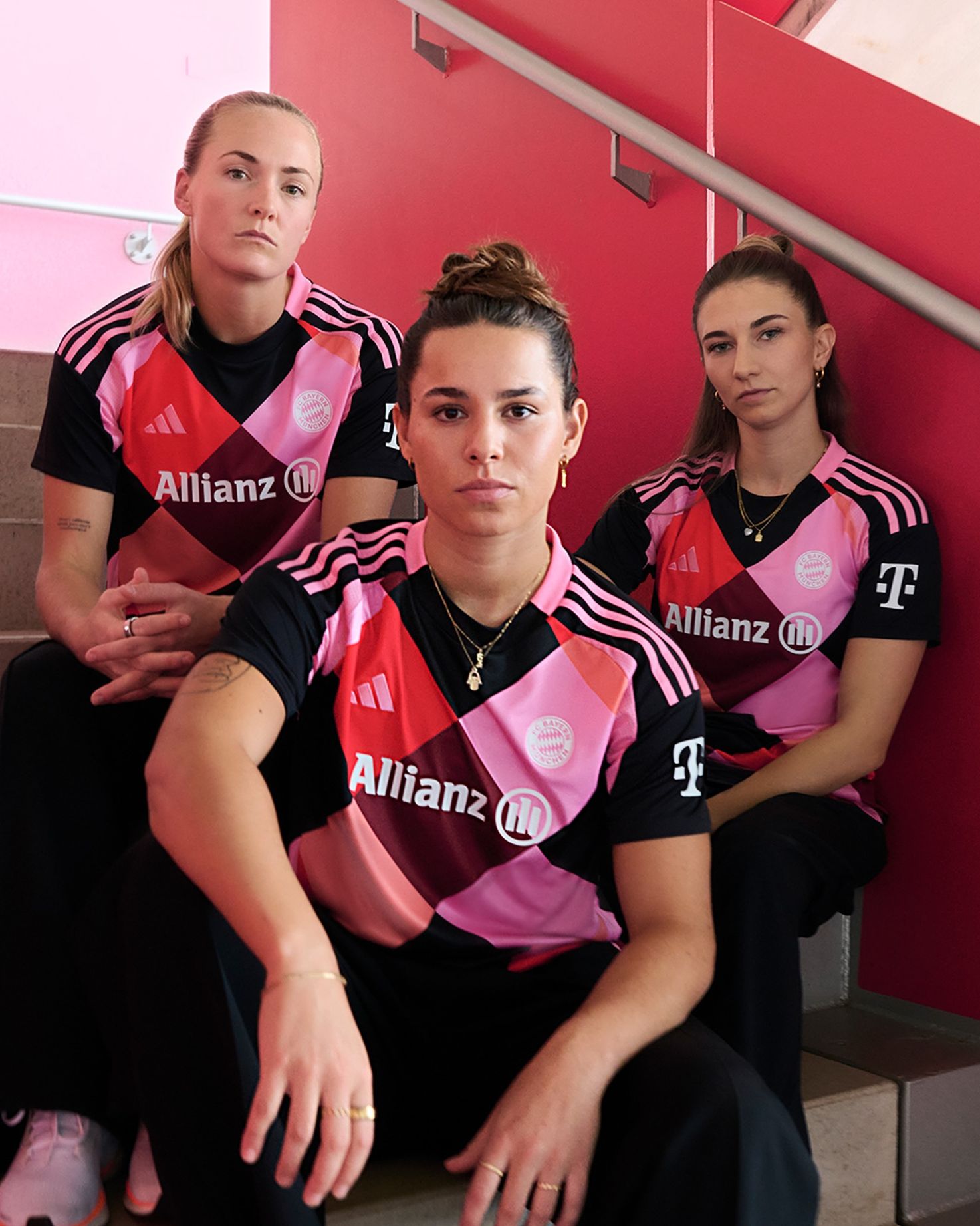 Bayern Munchen special edition vrouwen voetbalshirt 2024 in teken Breast Cancer Awareness