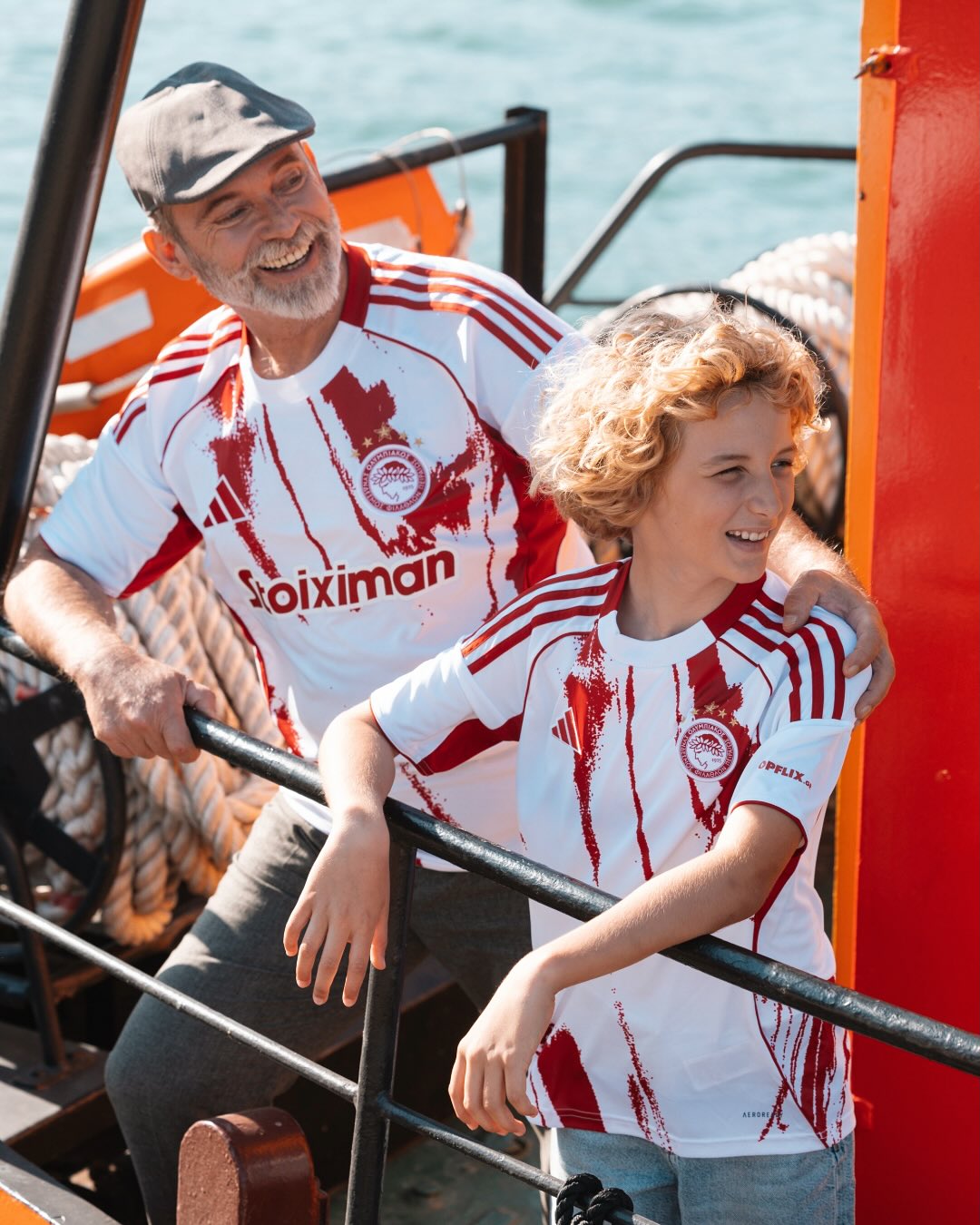 Olympiakos voetbalshirts 2025-2026: stijlvolle ontwerpen in wit, grijs en rood