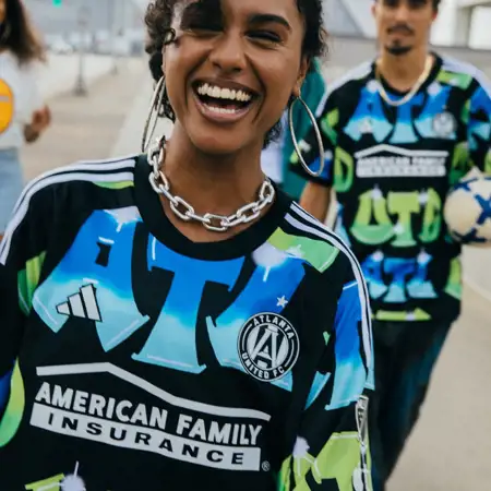 Atlanta United 3e voetbalshirt 2023-2024 eerbetoon aan jaren '90!