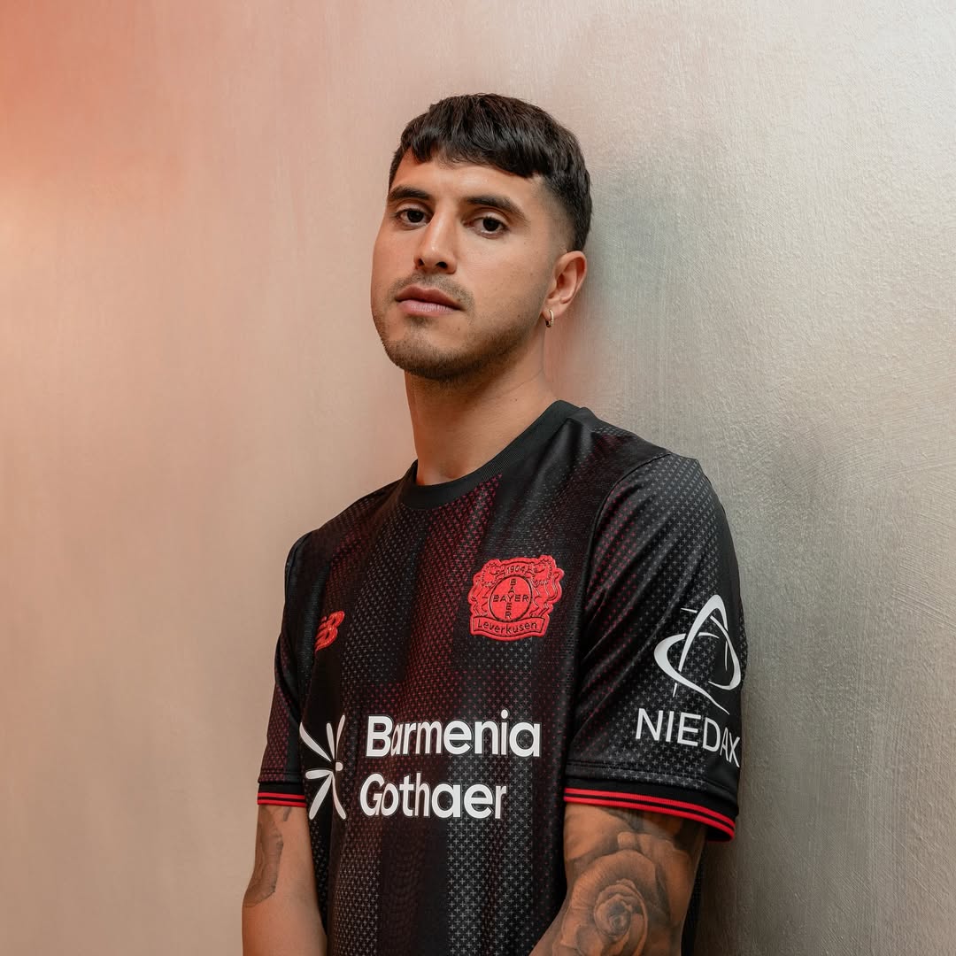 Dit zijn de Bayer Leverkusen voetbalshirts 2025-2026 van New Balance
