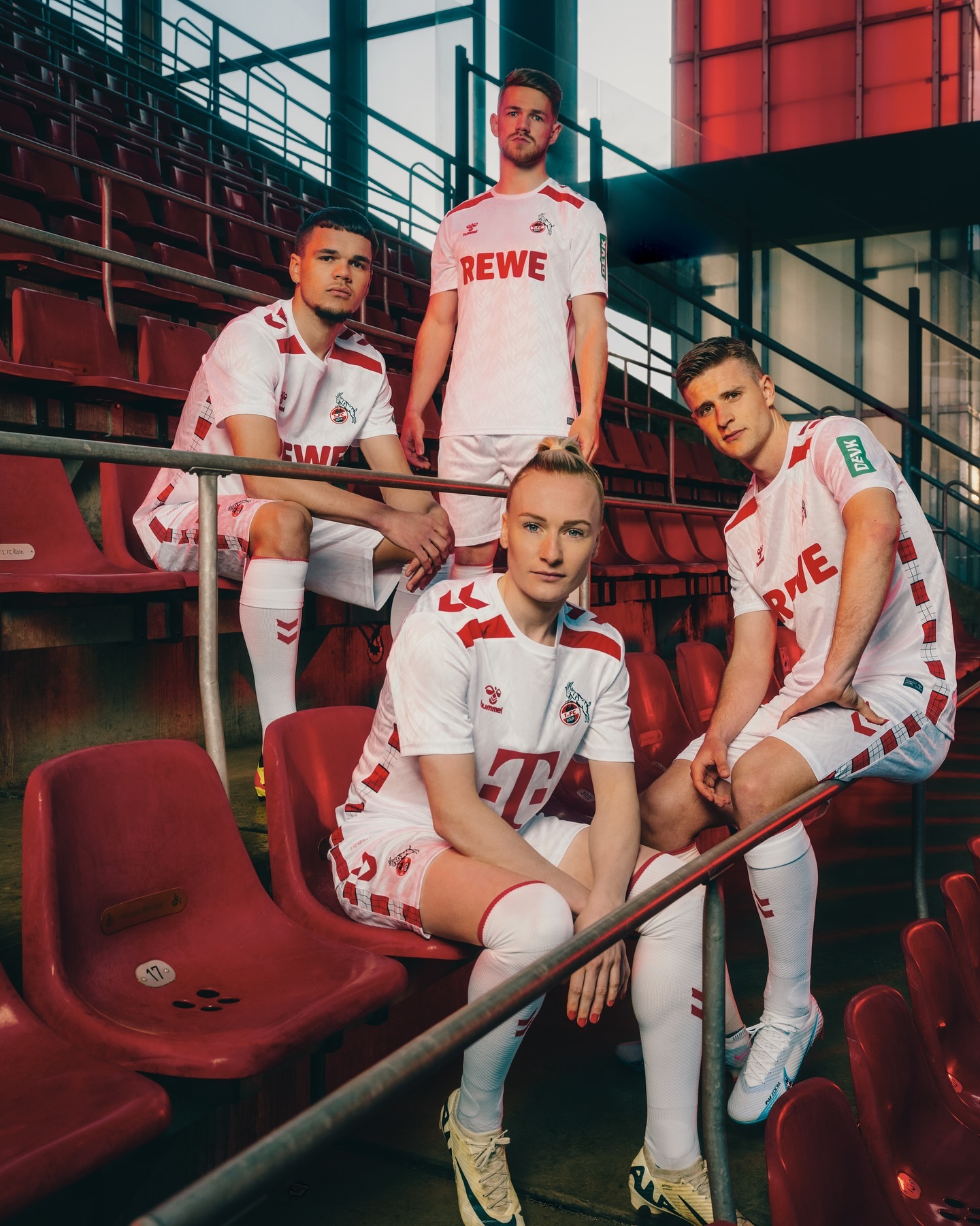 FC Köln voetbalshirts 2024-2025 geïnspireerd door stadion en shirts jaren '90