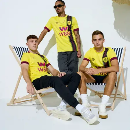 Burnley voetbalshirts 2023-2024