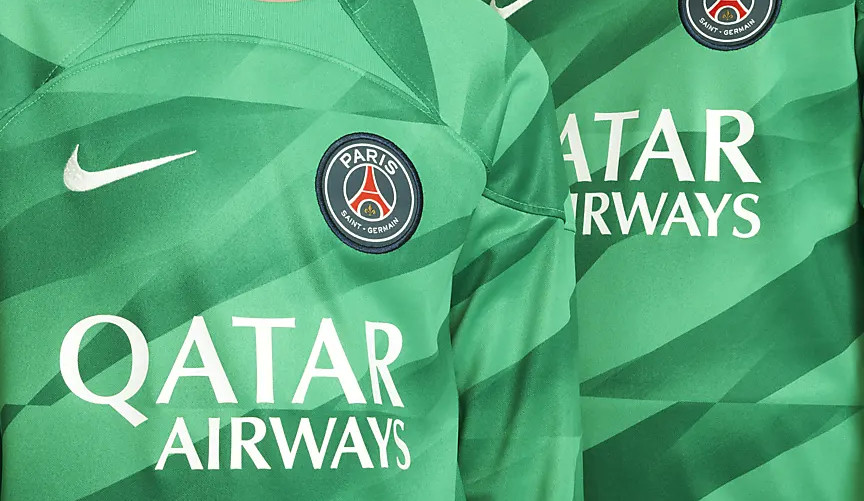 Dit is het Paris Saint Germain keepersshirt 2023-2024