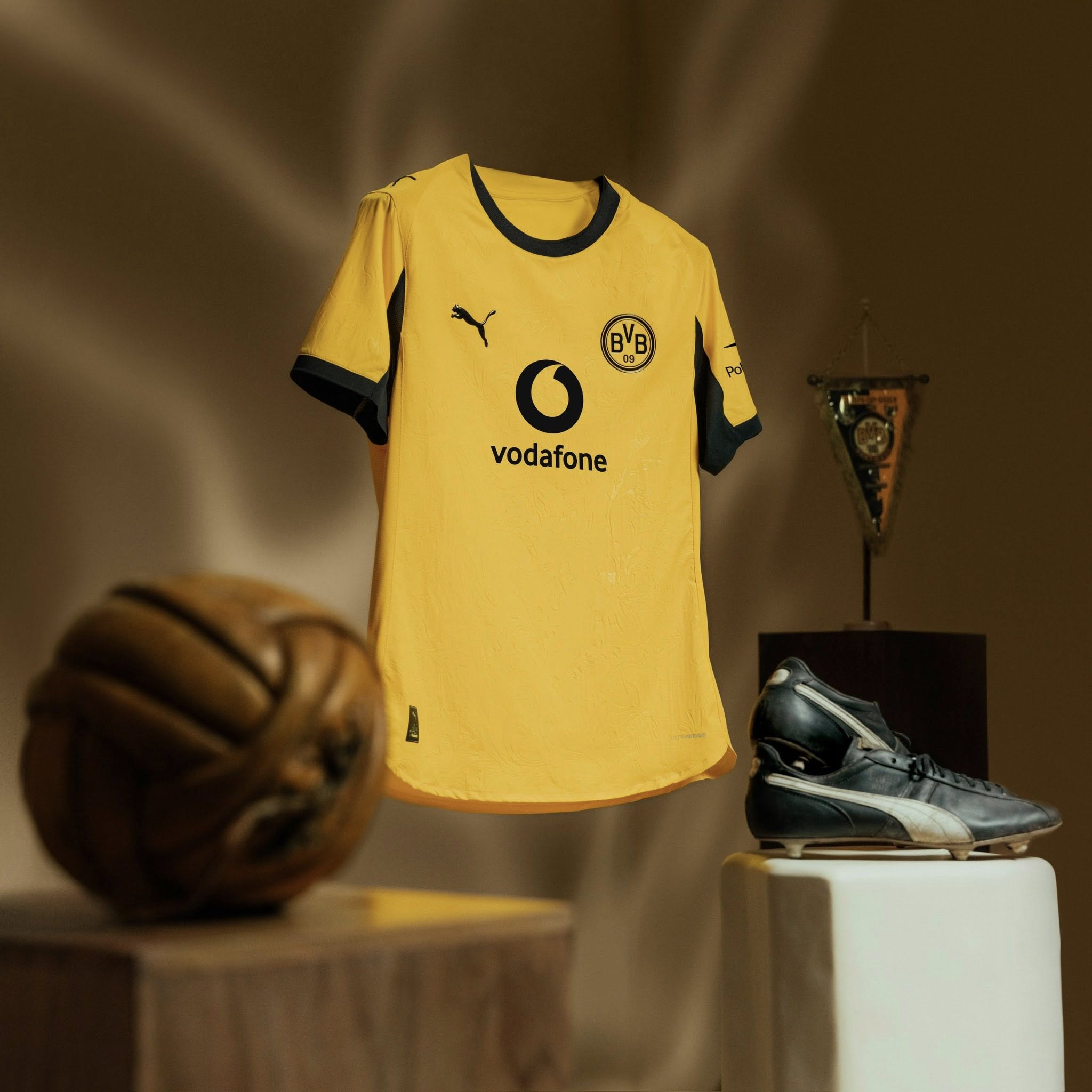Borussia Dortmund cup voetbalshirt 2025-2026 geïnspireerd door shirt jaren '60