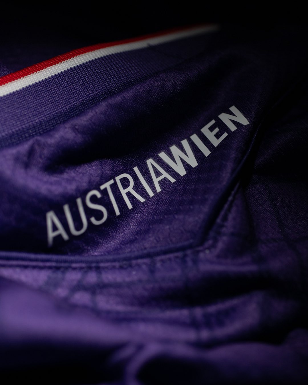 Dit zijn de Austria Wien voetbalshirts 2025-2026