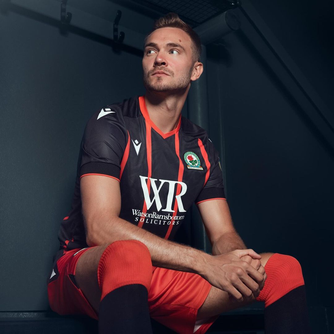 Blackburn Rovers voetbalshirts 2024-2025 geïnspireerd door voetbalshirts kampioensteam! 