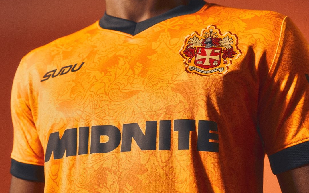 Wolverhampton Wanderers voetbalshirts 2026-2027 ode aan 125 jarig bestaan