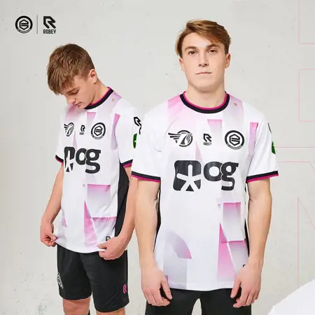 Dit is het FC Groningen 050 Eurosonic Noorderslag voetbalshirt 2024