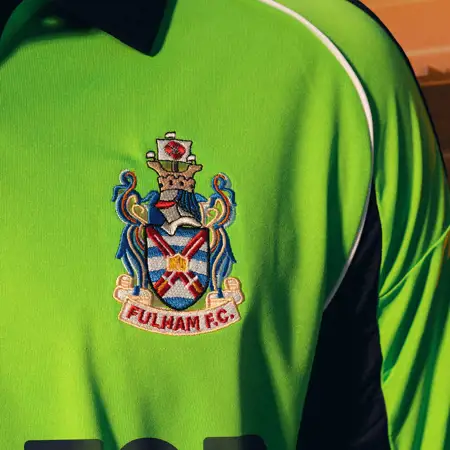 Fulham voetbalshirts 2025-2026 ode aan stadion, retro shirt en elegantie!