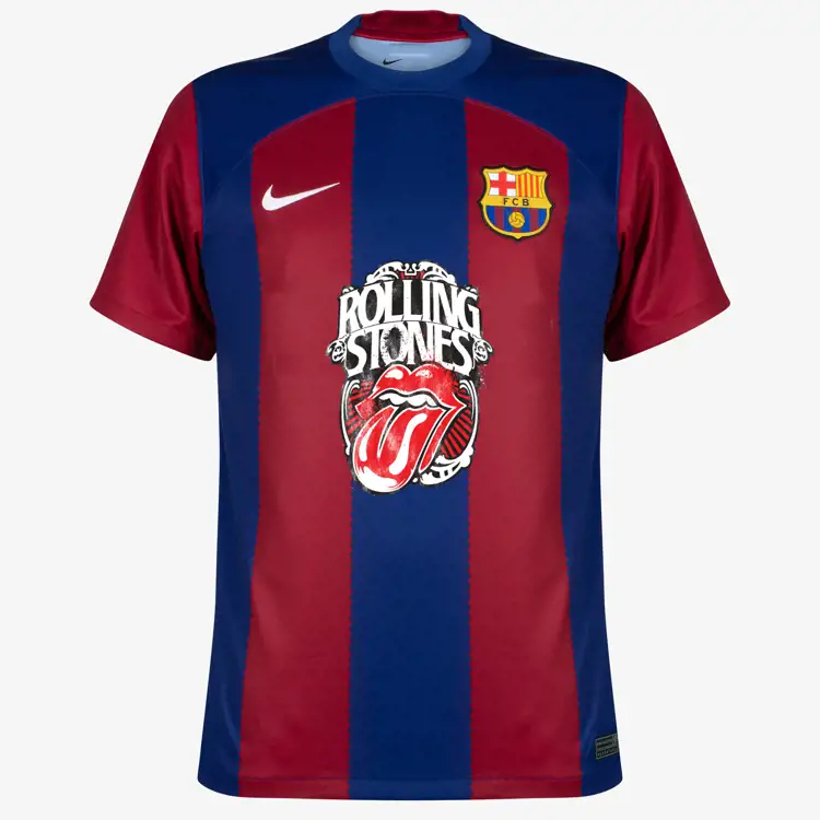 Logo Rolling Stones op FC Barcelona voetbalshirt tijdens El Clasico