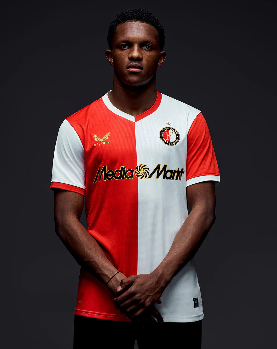 Feyenoord thuisshirt 2025-2026 bevat gouden details!