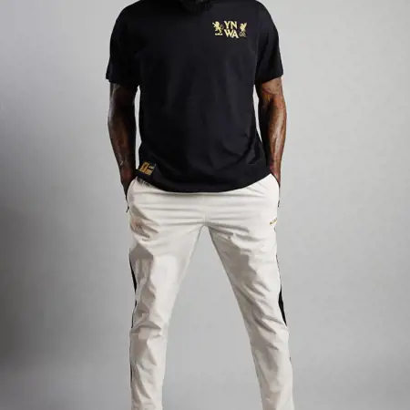 Chapter 2! Nike en LeBron lanceren opnieuw uniek Liverpool FC voetbalshirt
