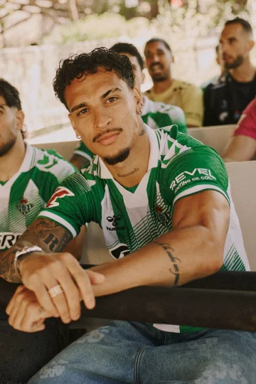 Real Betis thuisshirt 2026-2027 bevat dynamische lijnen!