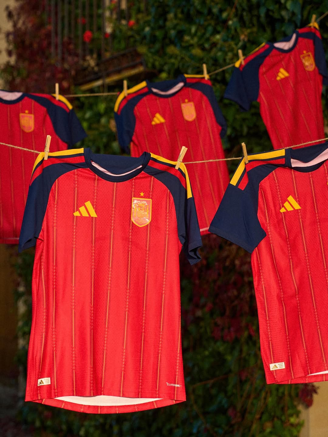 Spanje WK 2026 thuisshirt mixt shirts jaren '90 en '2000