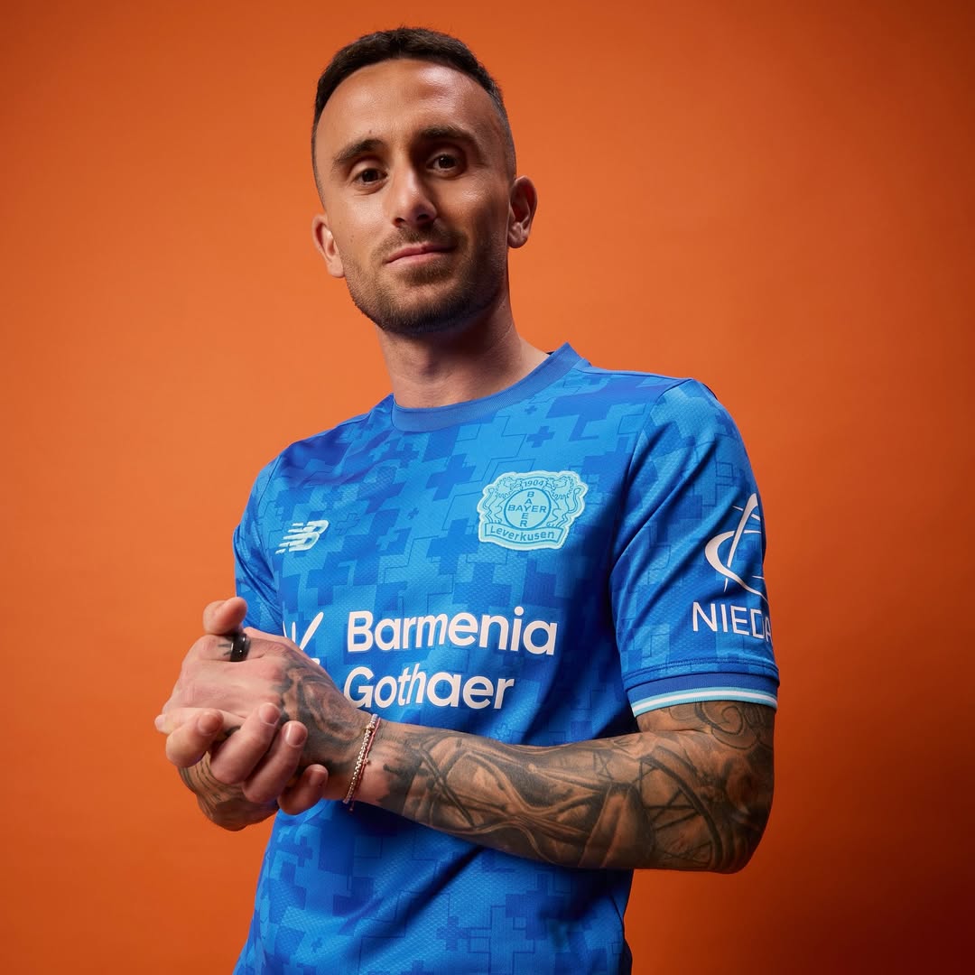 Dit zijn de Bayer Leverkusen voetbalshirts 2025-2026 van New Balance