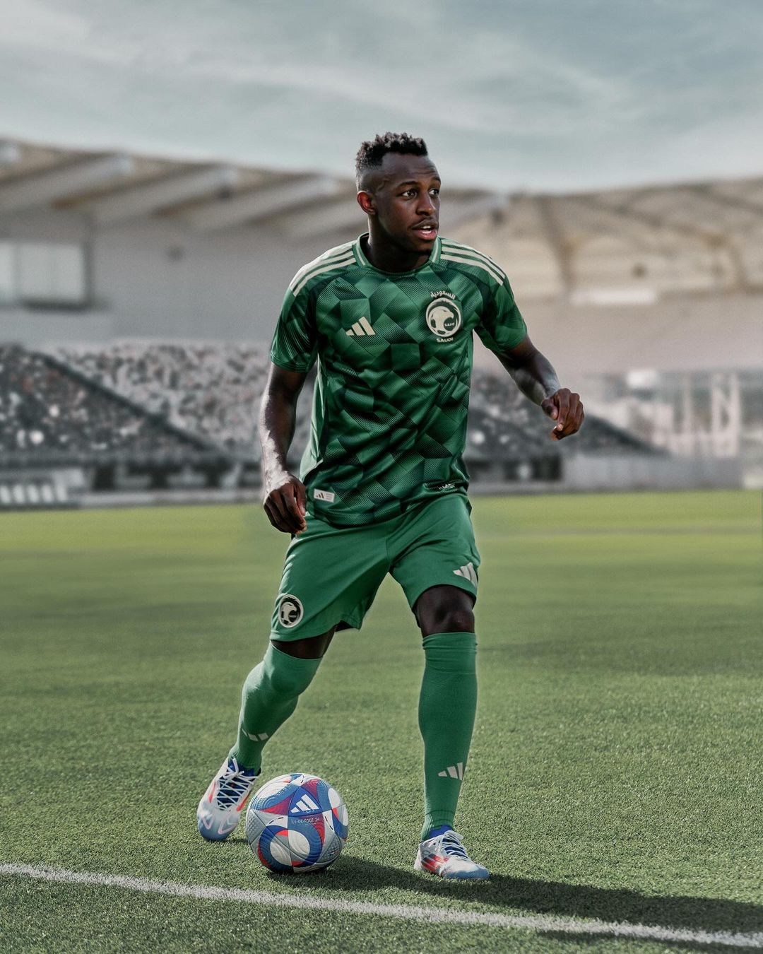 Saoedi-Arabië voetbalshirts 2024-2025 geïnspireerd door futuristisch project