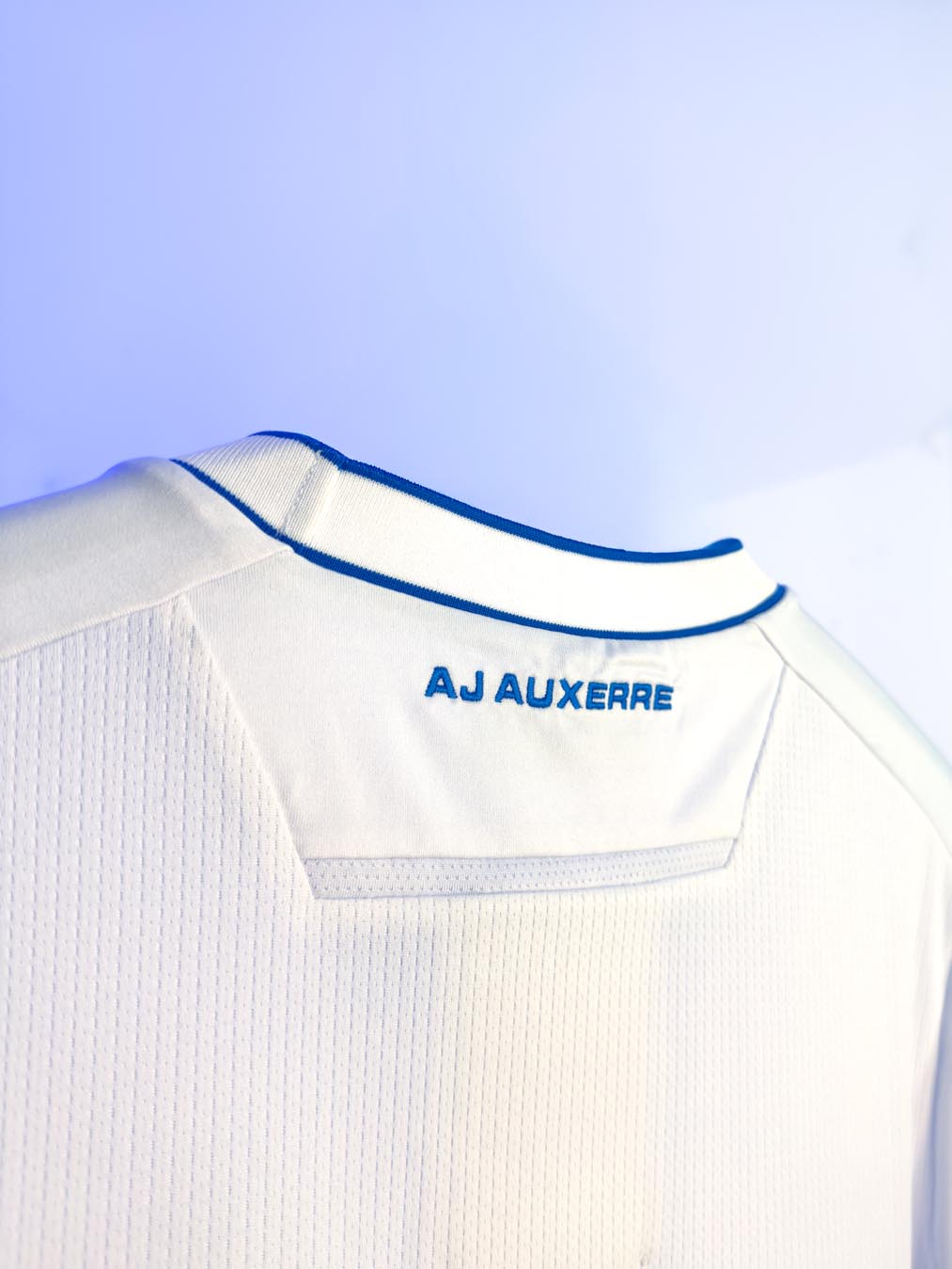 AJ Auxerre voetbalshirts 2025-2026 ode aan 120 jarig bestaan
