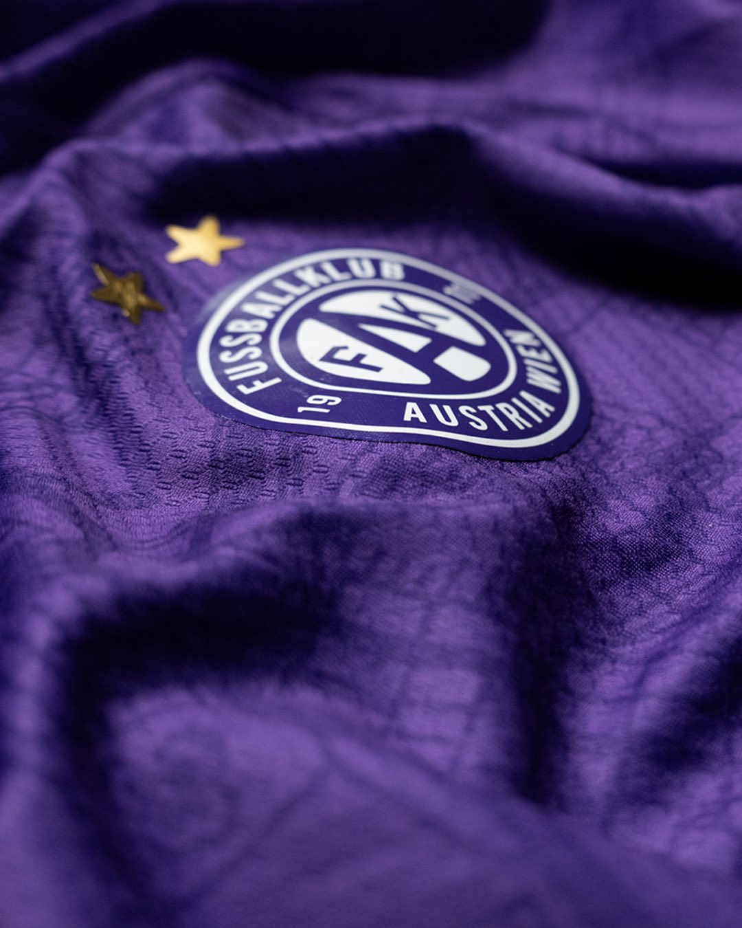 Dit zijn de Austria Wien voetbalshirts 2025-2026