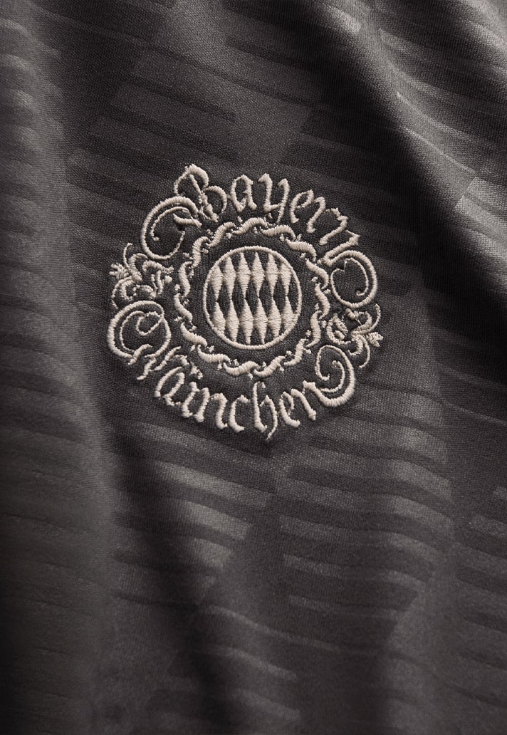 Dit is het Bayern München Oktoberfest voetbalshirt 2024