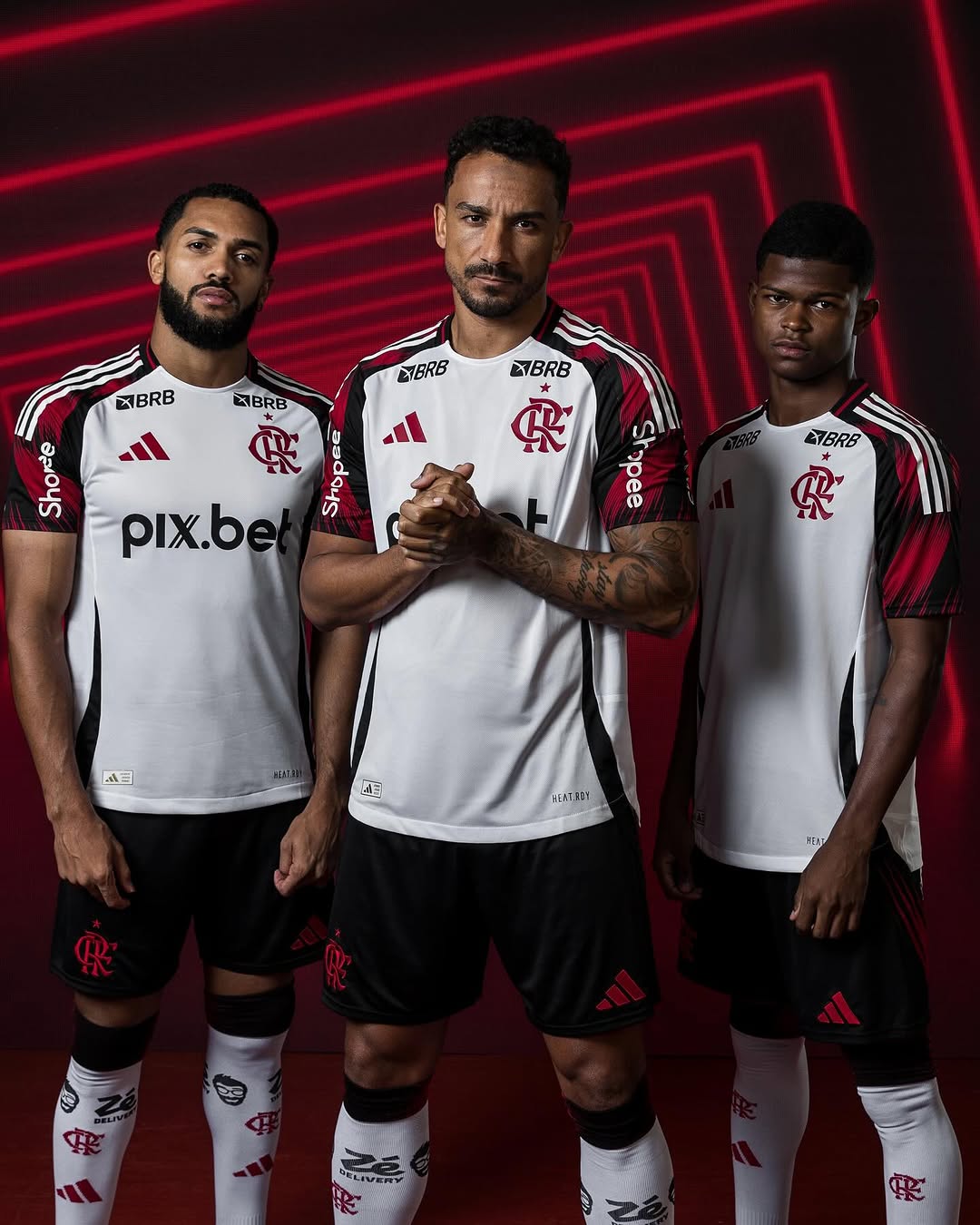 Dit zijn de CR Flamengo voetbalshirts 2025-2026