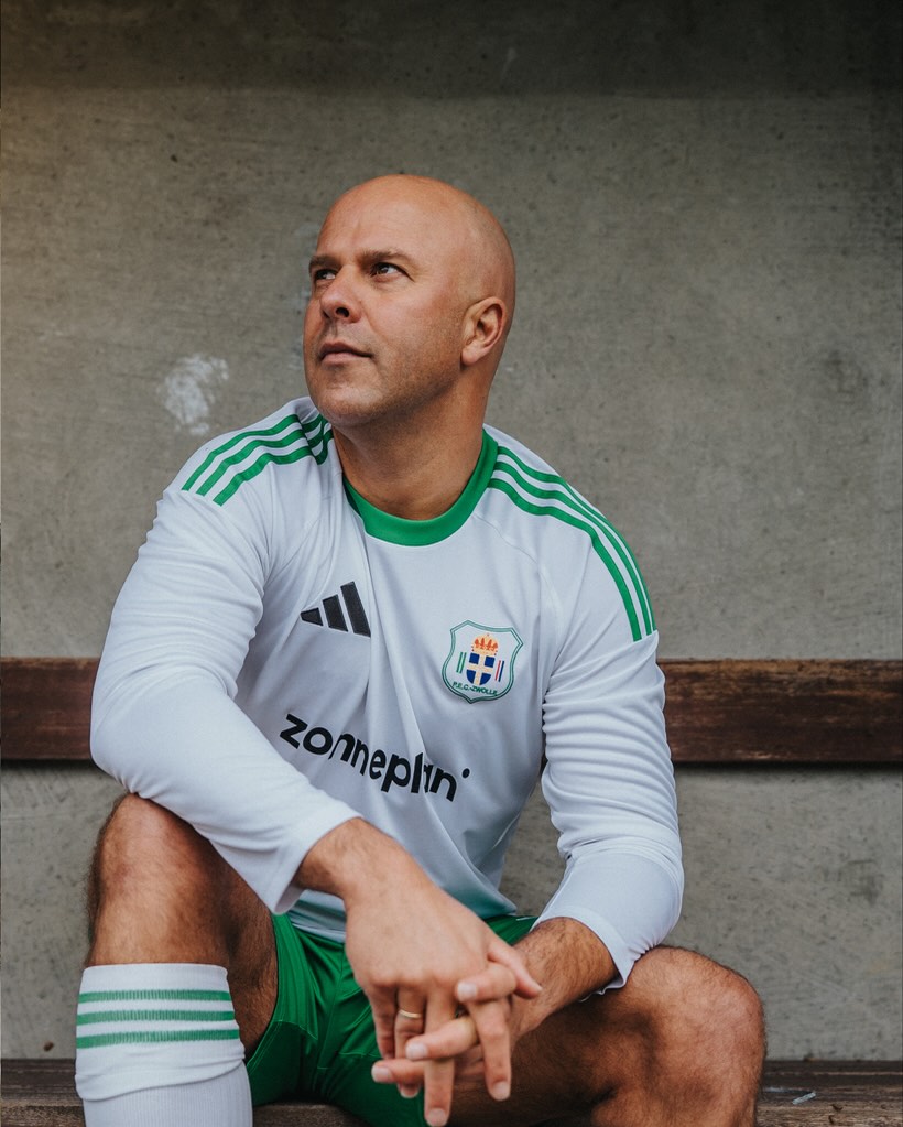 PEC Zwolle lanceert voetbalshirt 115 jarig bestaan