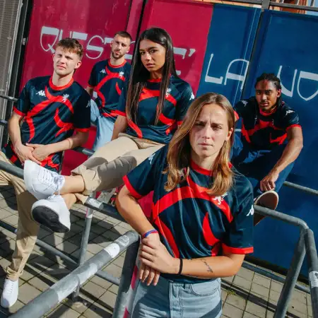 Genoa special edition warming-up shirt viert lancering documentaire