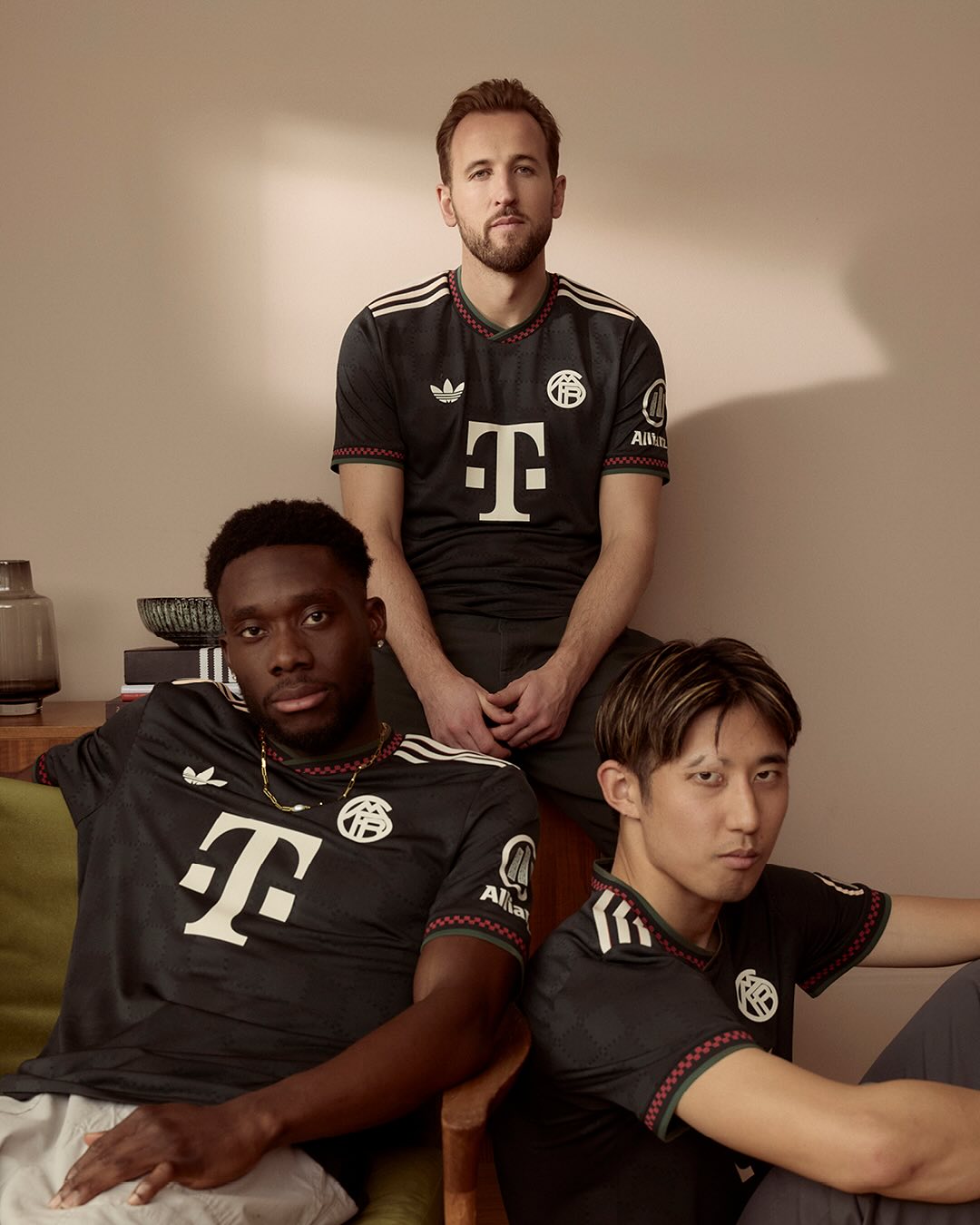 Bayern München 3e shirt 2025-2026 ode aan Marienplatz!