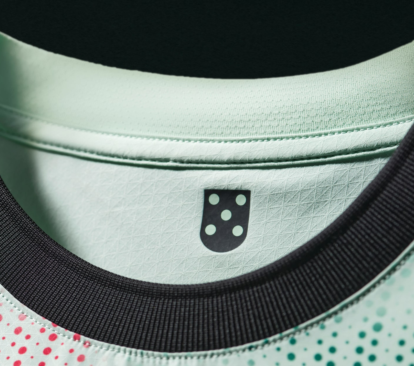 Portugal uitshirt 2025-2026 bevat golven in stijl nationale kleuren!