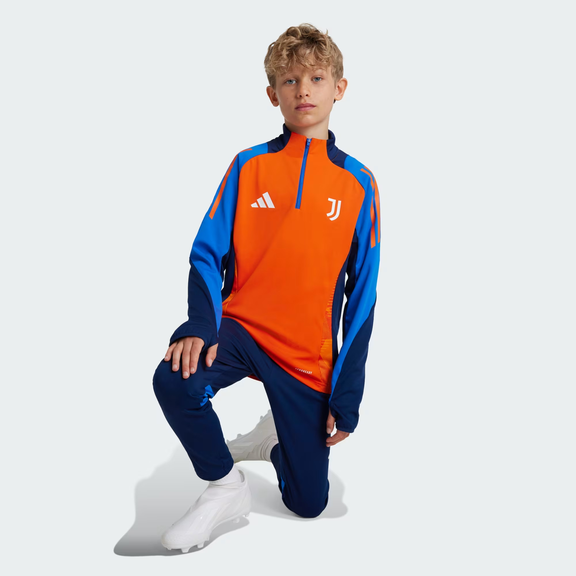 Dit zijn goedkope adidas voetbal trainingspakken tijdens Black Friday