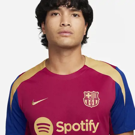Dit zijn de nieuwe FC Barcelona trainingsshirts 2024
