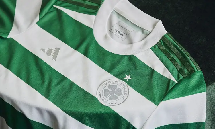 Dit is het Celtic 120 Years of Hoops voetbalshirt