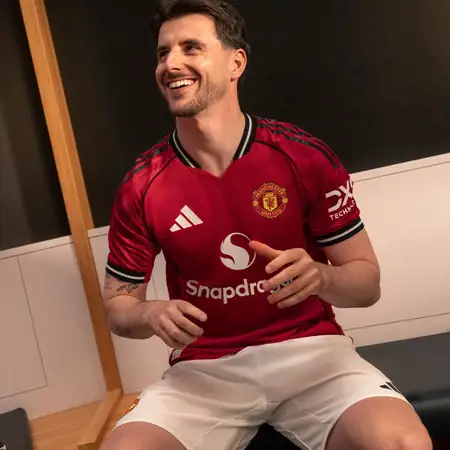 Manchester United thuisshirt 2025-2026 eert Old Trafford!
