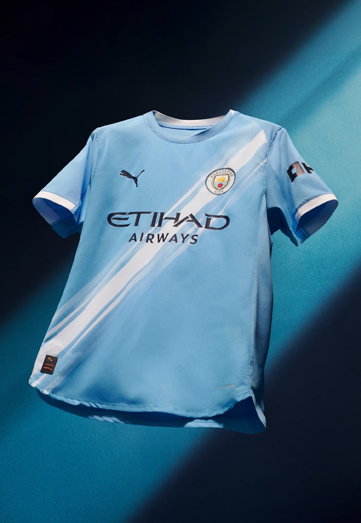 Manchester City thuisshirt 2025-2026 bevat diagonale baan uit jaren '70!