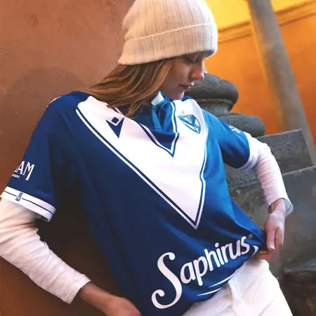 Dit zijn de Vélez Sarsfield voetbalshirts 2025 van Macron