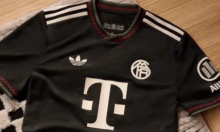 Bayern München 3e shirt 2025-2026 ode aan Marienplatz!