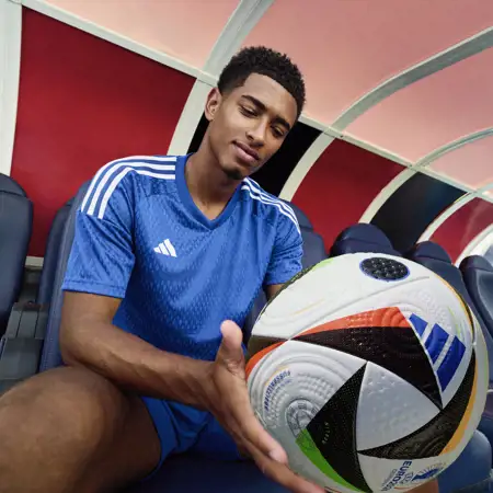 Dit is de adidas Euro 2024 Fussballliebe wedstrijdbal!