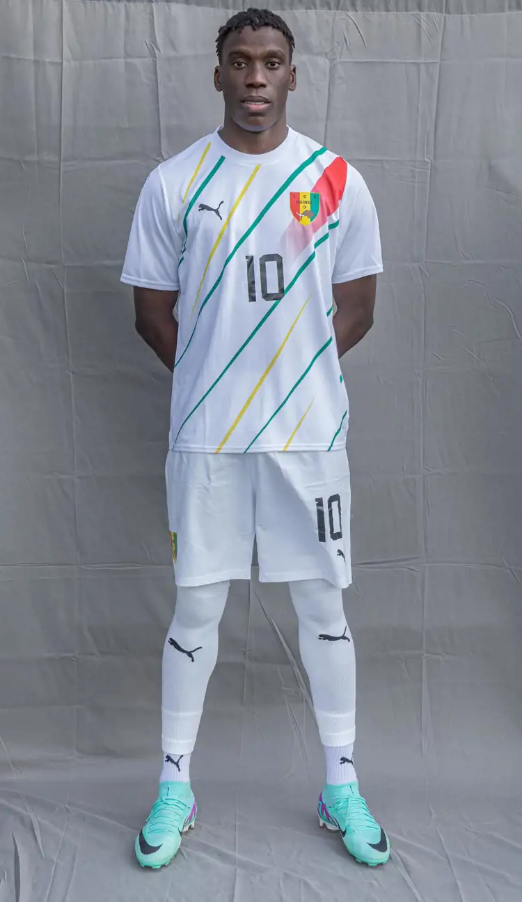 Guinea voetbalshirts 2024-2025 - Voetbalshirts.com