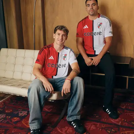 River Plate 3e shirt 2025-2026 bevat half-om-half design!