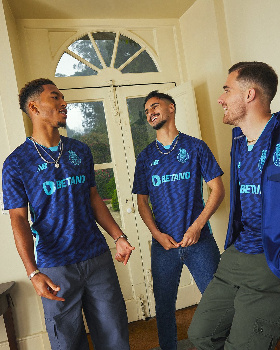 FC Porto voetbalshirts 2024-2025 in teken van vuur en vlam!