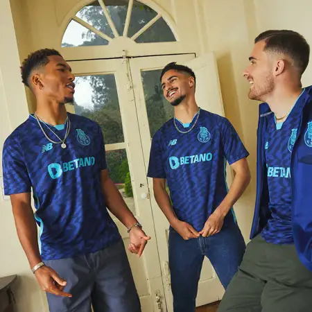 FC Porto voetbalshirts 2024-2025 in teken van vuur en vlam!