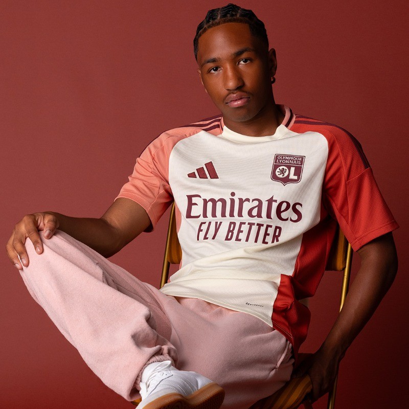 Olympique Lyon 3e shirt 2024-2025 geïnspireerd door gevels Vieux Lyon